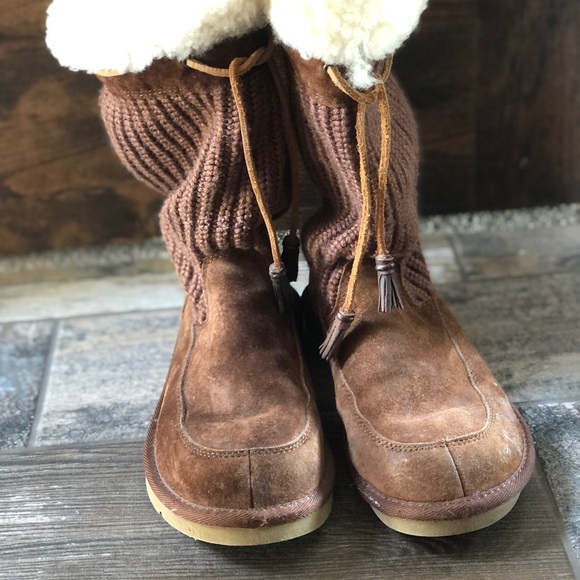 UGG Suburb suede crotchet boot leather tassels - Picture 13 of 15